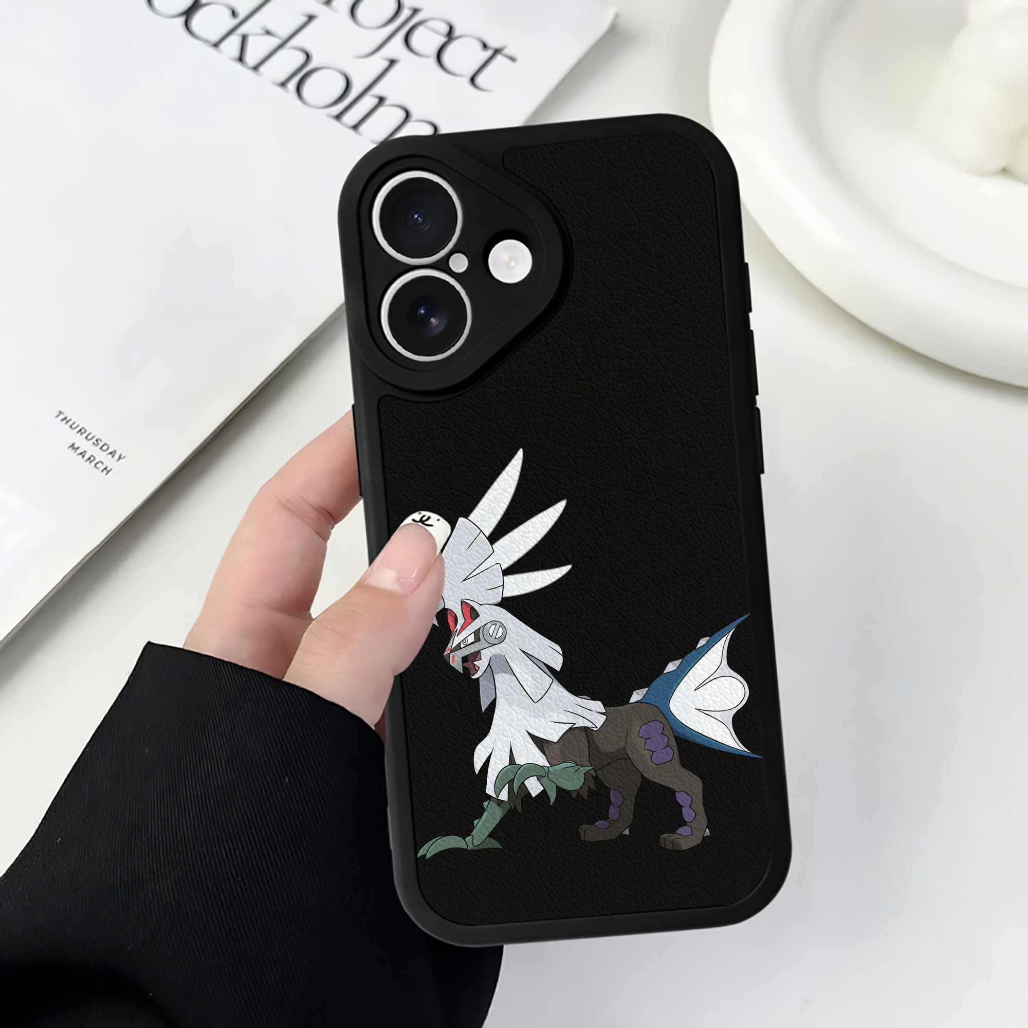 （画像用） ポケットモンスター Pokémon 【iPhone 16シリーズ対応】シリコンスマホケース（レザー調） 材質：シリコン